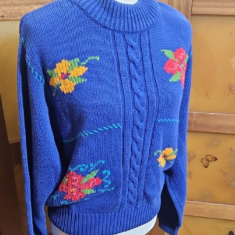 Vintage Blue Floral Turtleneck Sweater - Picture 5 of 11